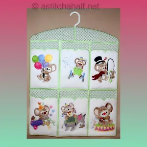 Fuzzy Circus Baby Closet Organizer